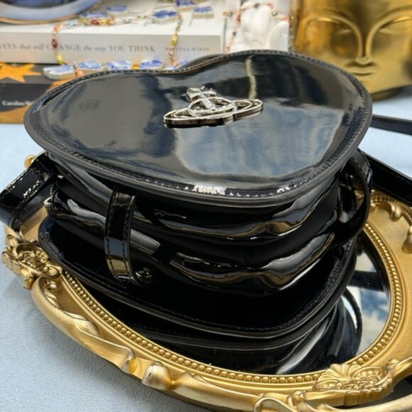 🆕 VIVIENNE WESTWOOD 🧿 NWOT Louise Heart Patent Leather Crossbody Bag - AUTH - Picture 13 of 16